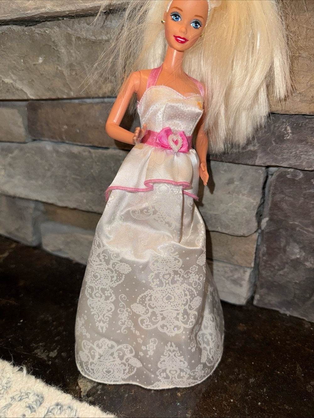 Barbie wedding dress with pink (check pictures)